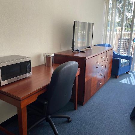 Golden Glades Miami Gardens Inn & Suites מראה חיצוני תמונה