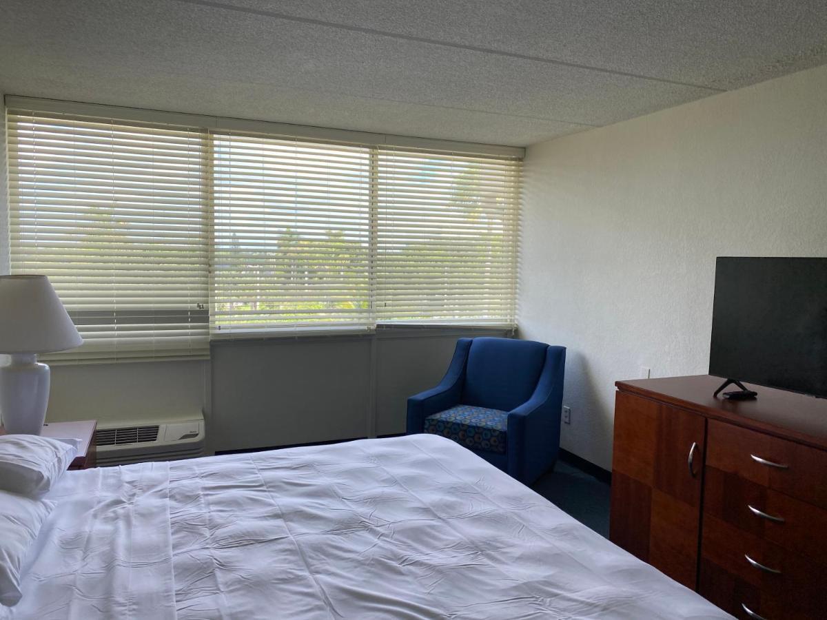 Golden Glades Miami Gardens Inn & Suites מראה חיצוני תמונה