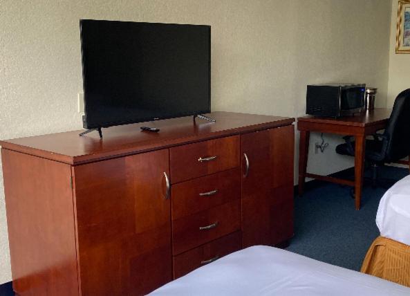 Golden Glades Miami Gardens Inn & Suites מראה חיצוני תמונה