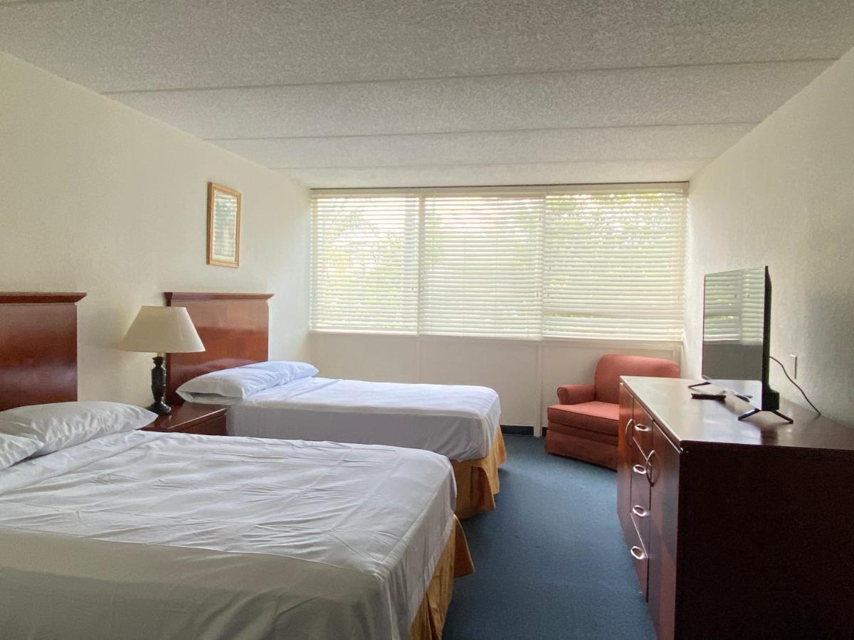 Golden Glades Miami Gardens Inn & Suites מראה חיצוני תמונה