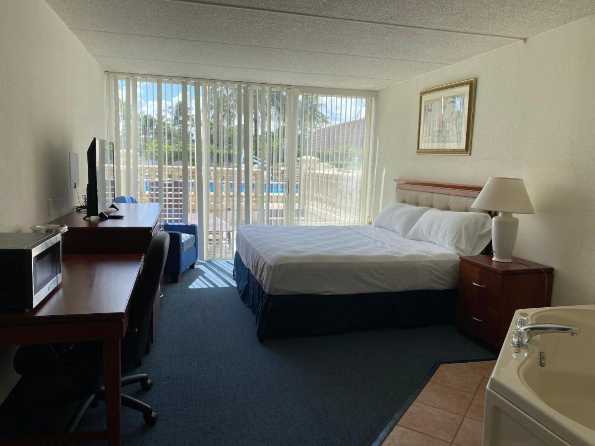 Golden Glades Miami Gardens Inn & Suites מראה חיצוני תמונה