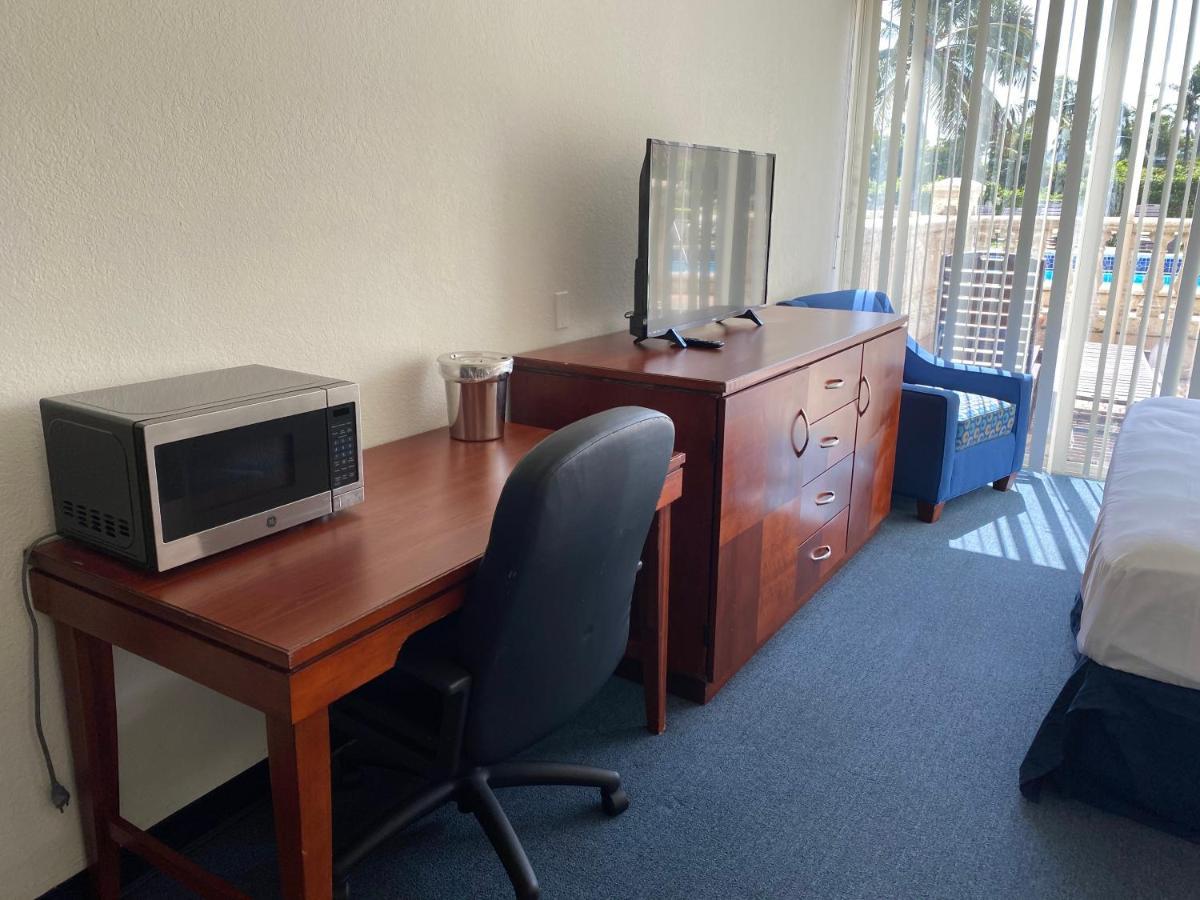 Golden Glades Miami Gardens Inn & Suites מראה חיצוני תמונה