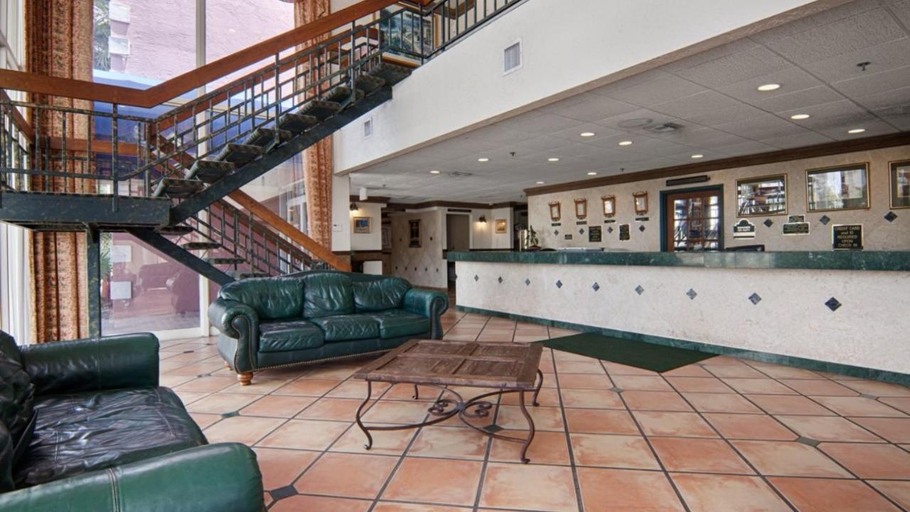 Golden Glades Miami Gardens Inn & Suites מראה חיצוני תמונה