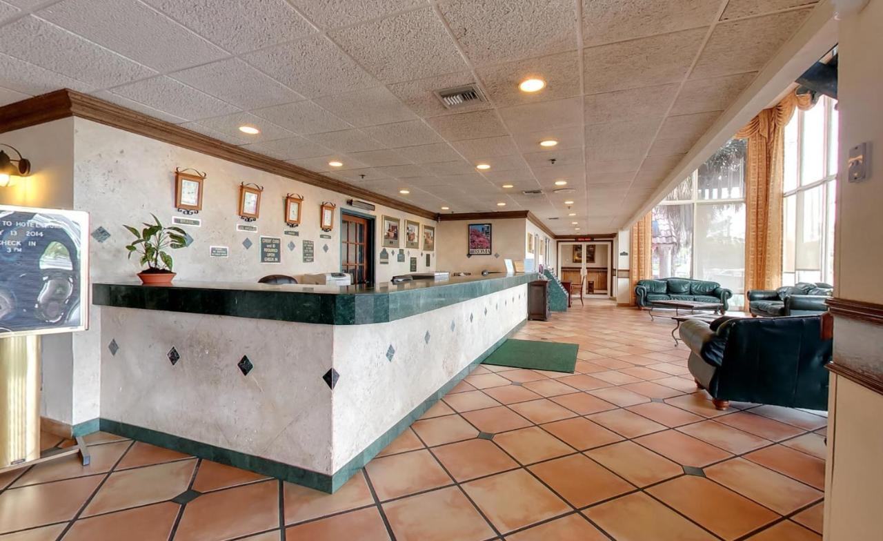 Golden Glades Miami Gardens Inn & Suites מראה חיצוני תמונה